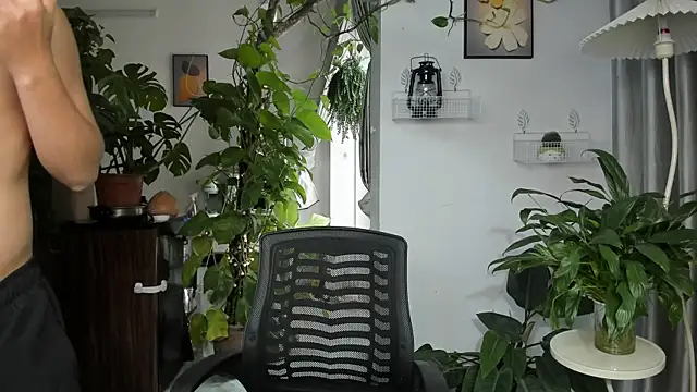 Snapshot of Oliver_Nl chatting on 11-22-25, 04:22 Oliver Nl online show from 11-22-25, 04:22