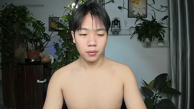 Snapshot of Oliver_Nl chatting on 12-05-25, 04:21 Oliver Nl online show from 12-05-25, 04:21