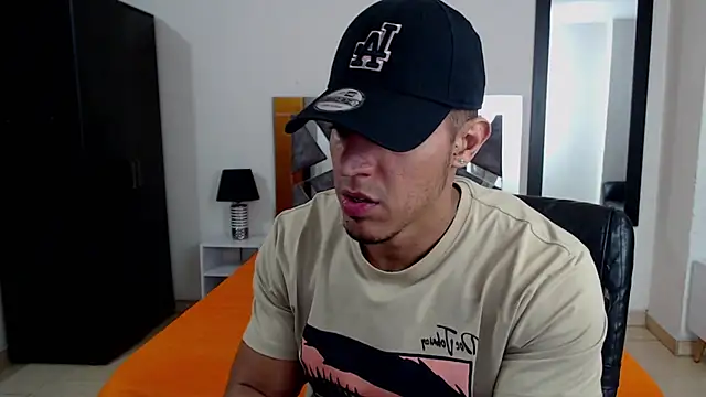 Frank heaven01 online show from 02-02-25, 07:57