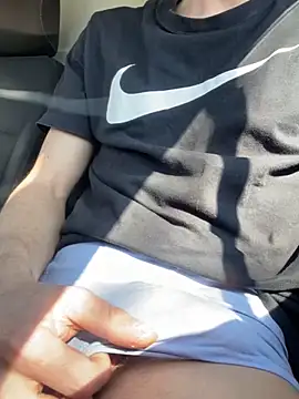 Snapshot of Maxthekid chatting on 03-06-25, 10:41 Maxthekid online show from 03-06-25, 10:41