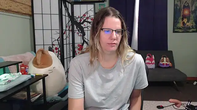 Sarahtineke online show from 10-20-25, 02:06