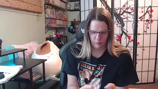 Sarahtineke online show from 02-10-26, 06:23