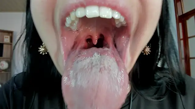 Snapshot of Katty_mouth chatting on 01-18-25, 08:51 Katty mouth online show from 01-18-25, 08:51