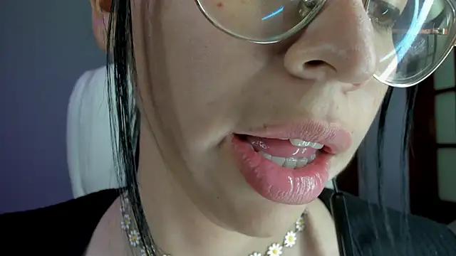 Snapshot of Katty_mouth chatting on 02-12-25, 12:05 Katty mouth online show from 02-12-25, 12:05