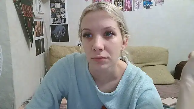 Snapshot of -GoldenGirl- chatting on 01-25-25, 02:03 -GoldenGirl- online show from 01-25-25, 02:03