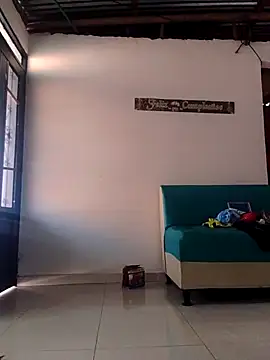 Snapshot of VivienAndClark chatting on 10-09-25, 01:31 VivienAndClark online show from 10-09-25, 01:31