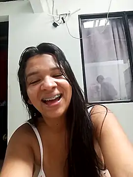 Snapshot of VivienAndClark chatting on 11-23-25, 05:46 VivienAndClark online show from 11-23-25, 05:46