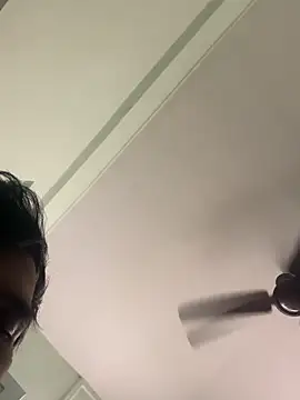 Snapshot of hitlar1026 chatting on 12-21-25, 12:29 hitlar1026 online show from 12-21-25, 12:29