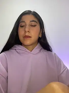 Snapshot of BubbleGumm_ chatting on 02-19-25, 05:27 BubbleGumm online show from 02-19-25, 05:27