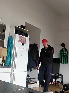 eltoulou online show from 02-25-25, 07:36