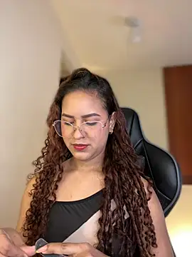 gretta kler1 online show from 01-15-25, 01:52