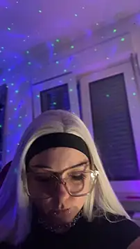 Snapshot of kinkygirl420x chatting on 12-02-25, 08:59 kinkygirl420x online show from 12-02-25, 08:59