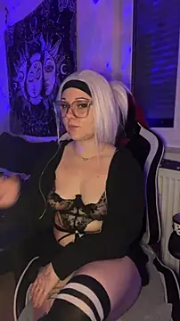 Snapshot of kinkygirl420x chatting on 12-03-25, 07:01 kinkygirl420x online show from 12-03-25, 07:01