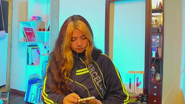 Amywhitexxxd online show from 02-12-25, 03:29