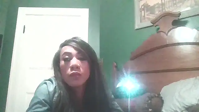 Snapshot of CaramelDipper chatting on 12-17-24, 01:50 CaramelDipper online show from 12-17-24, 01:50