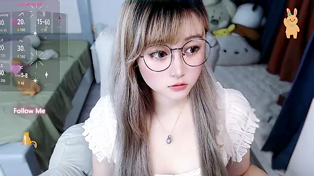 Snapshot of Sweet-18wanwan chatting on 10-17-25, 01:46 Sweet-18wanwan online show from 10-17-25, 01:46