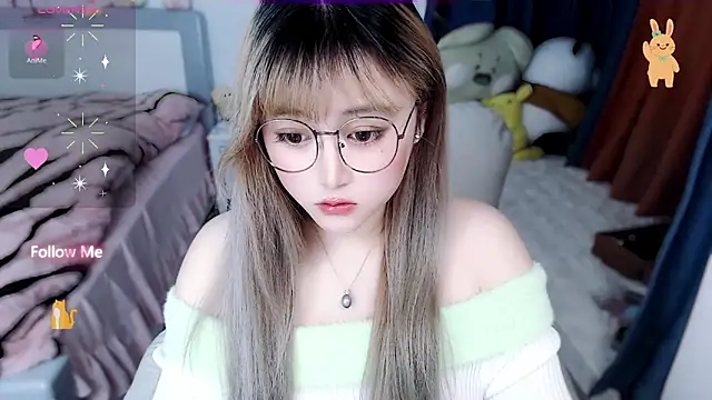 Snapshot of Sweet-18wanwan chatting on 10-23-25, 03:33 Sweet-18wanwan online show from 10-23-25, 03:33