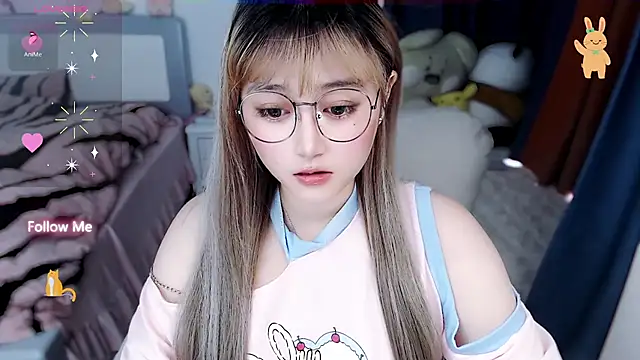 Snapshot of Sweet-18wanwan chatting on 10-26-25, 03:45 Sweet-18wanwan online show from 10-26-25, 03:45