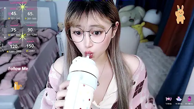 Snapshot of Sweet-18wanwan chatting on 10-26-25, 06:25 Sweet-18wanwan online show from 10-26-25, 06:25