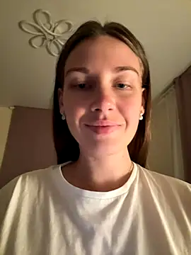 Snapshot of JasminJames chatting on 10-14-25, 10:21 JasminJames online show from 10-14-25, 10:21