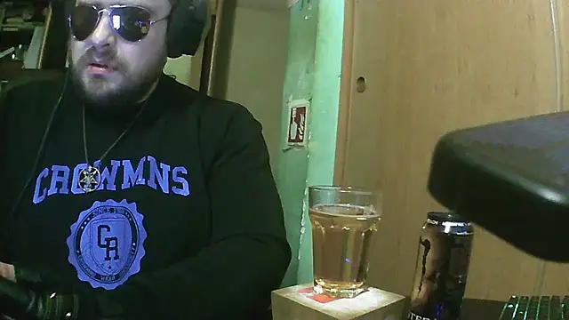 Snapshot of perversalus chatting on 11-25-25, 07:14 perversalus online show from 11-25-25, 07:14