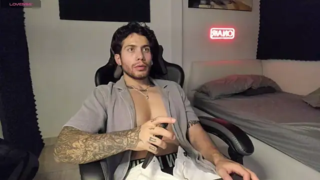 LucianSinclair online show from 12-21-25, 03:35