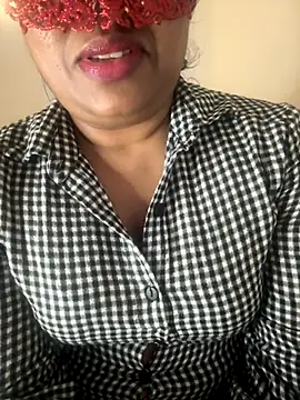 Snapshot of Shasha_X chatting on 11-25-25, 11:10 Shasha X online show from 11-25-25, 11:10