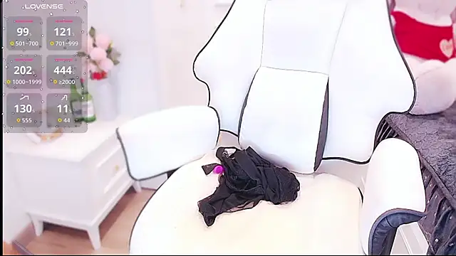 Snapshot of PimChanOK chatting on 10-08-25, 12:47 PimChanOK online show from 10-08-25, 12:47