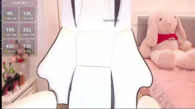 Snapshot of PimChanOK chatting on 10-22-25, 01:00 PimChanOK online show from 10-22-25, 01:00