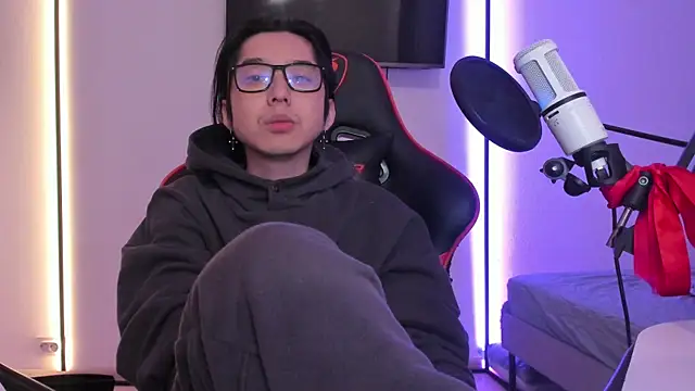 Snapshot of wexlee7 chatting on 10-18-25, 02:14 wexlee7 online show from 10-18-25, 02:14