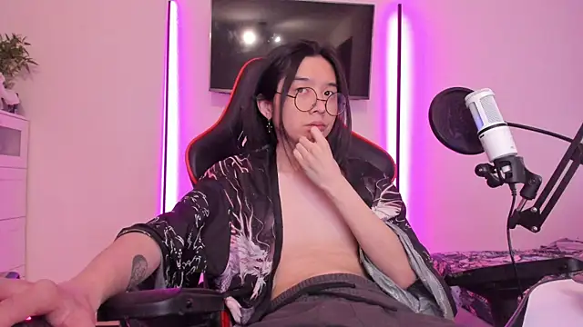 Snapshot of wexlee7 chatting on 11-28-25, 10:18 wexlee7 online show from 11-28-25, 10:18