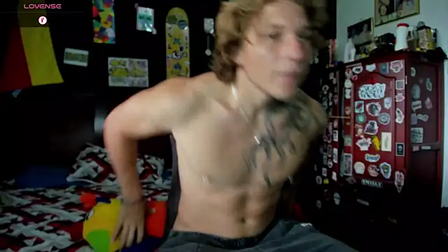 Snapshot of Tom_Krakow chatting on 11-13-25, 07:57 Tom Krakow online show from 11-13-25, 07:57