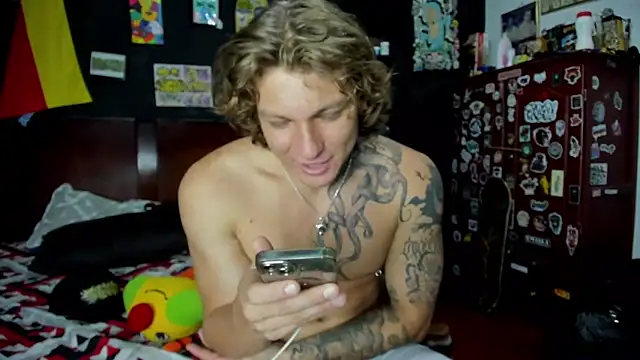 Snapshot of Tom_Krakow chatting on 11-15-25, 09:11 Tom Krakow online show from 11-15-25, 09:11