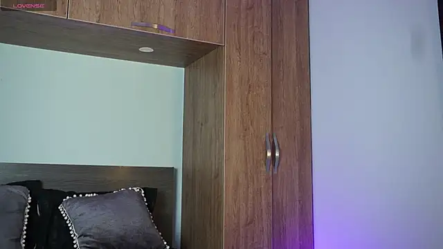 MarkHazze online show from 10-17-25, 05:26