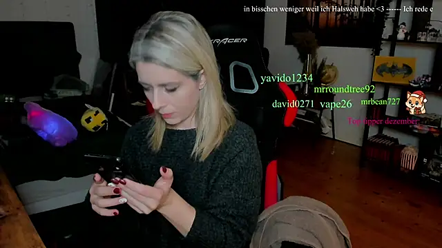 Lisaonthemoon online show from 12-14-25, 06:34