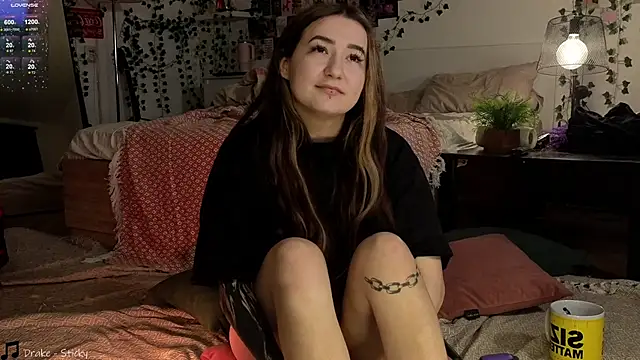 Snapshot of Megan__Hart chatting on 12-22-24, 04:50 Megan Hart online show from 12-22-24, 04:50