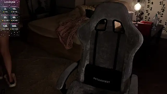 Snapshot of Megan__Hart chatting on 01-16-25, 10:02 Megan Hart online show from 01-16-25, 10:02