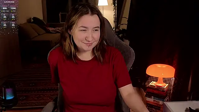 Snapshot of Megan__Hart chatting on 02-21-25, 11:43 Megan Hart online show from 02-21-25, 11:43