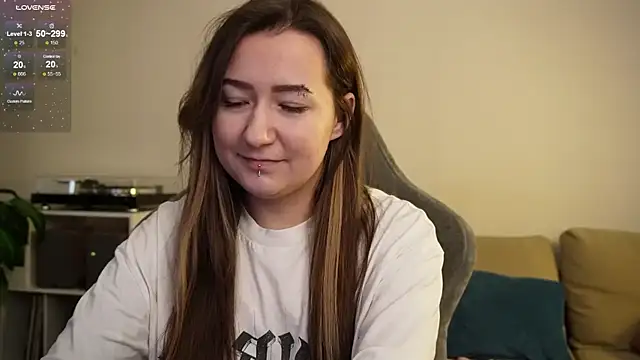 Snapshot of Megan__Hart chatting on 10-01-25, 09:26 Megan Hart online show from 10-01-25, 09:26