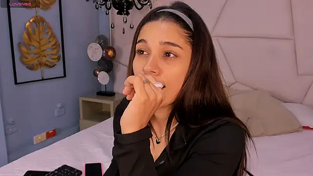 bellaa becca online show from 11-21-25, 06:39