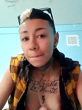 Snapshot of real_fenix chatting on 03-05-25, 12:33 real fenix online show from 03-05-25, 12:33