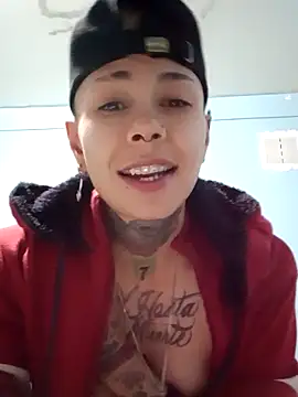 Snapshot of real_fenix chatting on 03-06-25, 02:09 real fenix online show from 03-06-25, 02:09