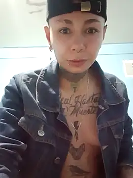 Snapshot of real_fenix chatting on 03-09-25, 02:18 real fenix online show from 03-09-25, 02:18