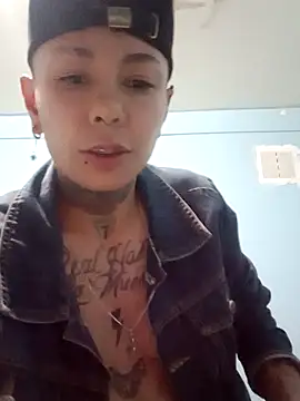 Snapshot of real_fenix chatting on 03-09-25, 05:22 real fenix online show from 03-09-25, 05:22