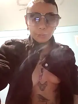 Snapshot of real_fenix chatting on 03-13-25, 02:05 real fenix online show from 03-13-25, 02:05