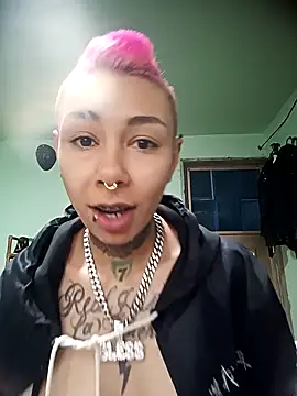 Snapshot of real_fenix chatting on 09-08-25, 03:00 real fenix online show from 09-08-25, 03:00