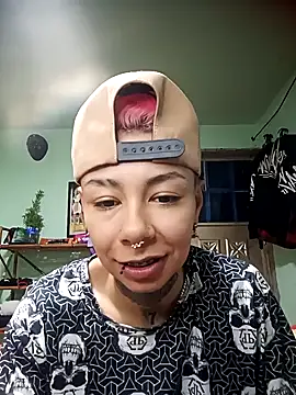 Snapshot of real_fenix chatting on 09-13-25, 02:11 real fenix online show from 09-13-25, 02:11