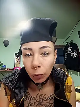 Snapshot of real_fenix chatting on 09-15-25, 03:01 real fenix online show from 09-15-25, 03:01