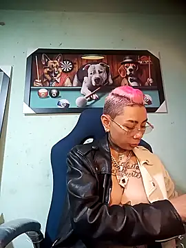 Snapshot of real_fenix chatting on 09-18-25, 07:27 real fenix online show from 09-18-25, 07:27