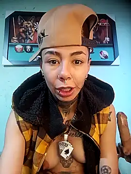 Snapshot of real_fenix chatting on 09-27-25, 04:12 real fenix online show from 09-27-25, 04:12